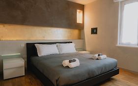 Veronella Home